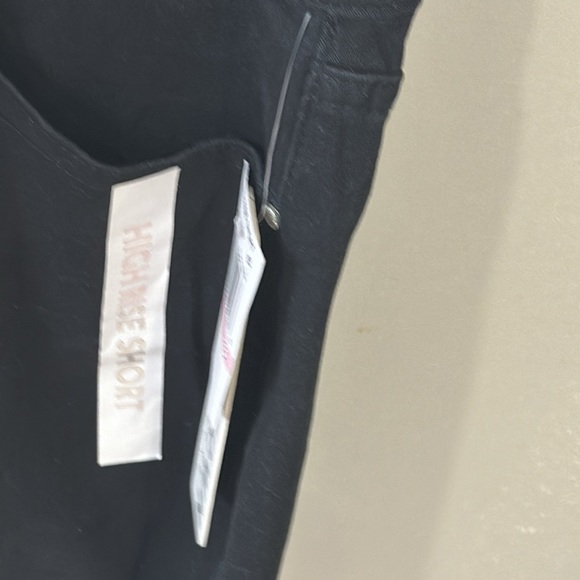Tinseltown Denim junior HighRise Black Short - Picture 4 of 6